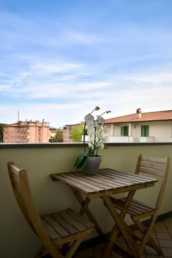 Orange Apartment Marina di Massa 0*,  Italy